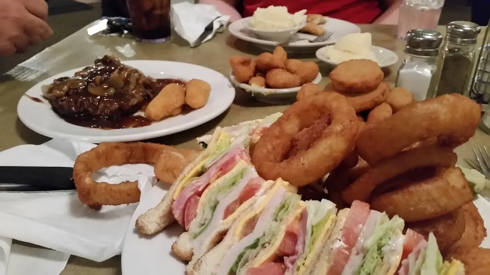 Club Sandwich w Onion Rings